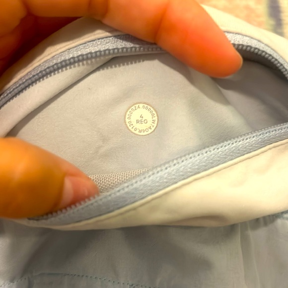 Lululemon Speed-Up Shorts - Picture 3 of 3